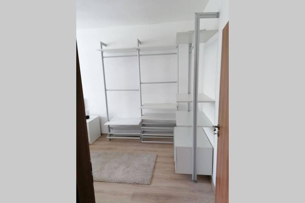 Apartman Blizko Hlavnej Stanice A Centra Mesta 巴尔代约夫 外观 照片