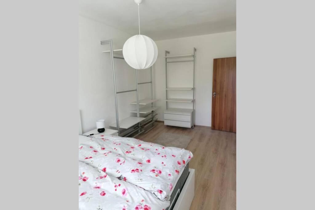 Apartman Blizko Hlavnej Stanice A Centra Mesta 巴尔代约夫 外观 照片